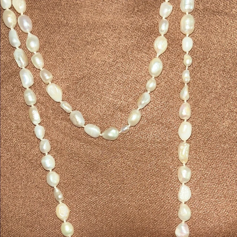 Chic Fresh Water Pearl Necklace - Picture 2 of 4